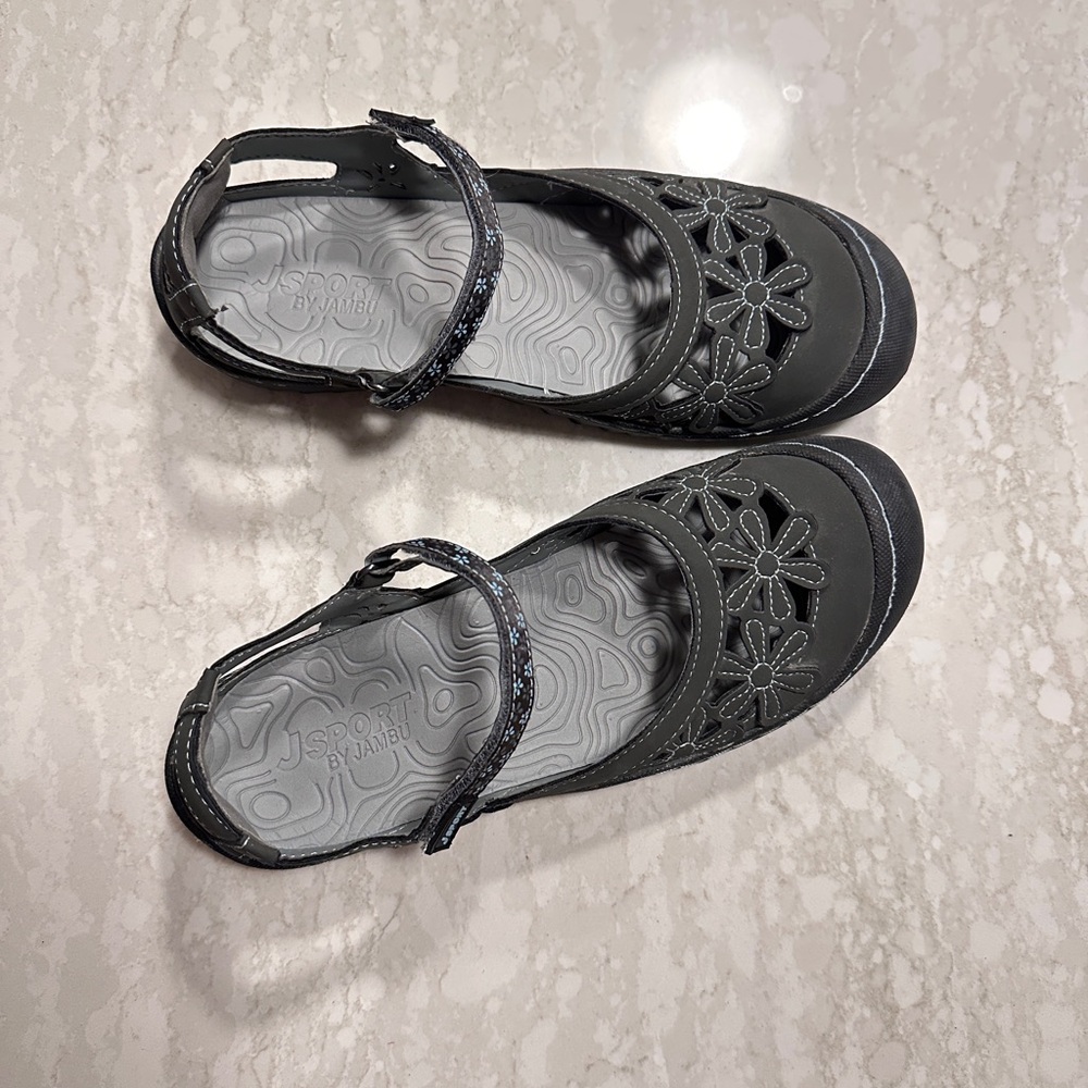 JSPORT by JAMBU Peony Sport Sandals. Size 9